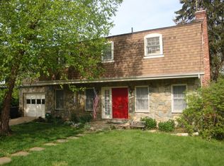 2610 N Marcey Rd, Arlington, VA 22207