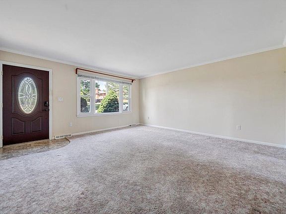 2nd image of 516 Howard Dr