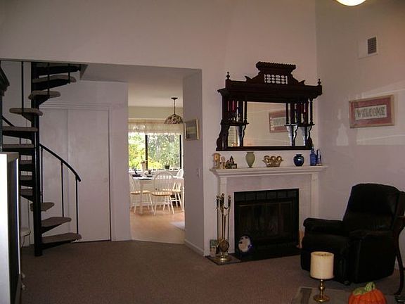 Vaulted Ceilings, Spacious