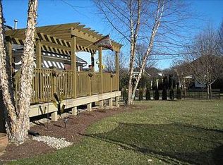 4500 Dogwood Forest Pl, Louisville, KY 40245