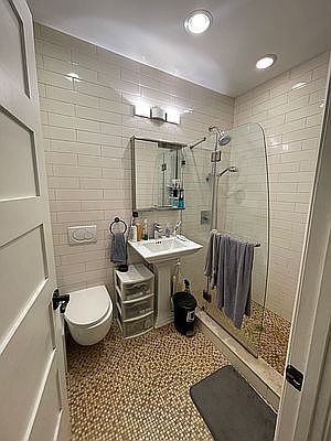 5th image of 18-10 Astoria Blvd #1A