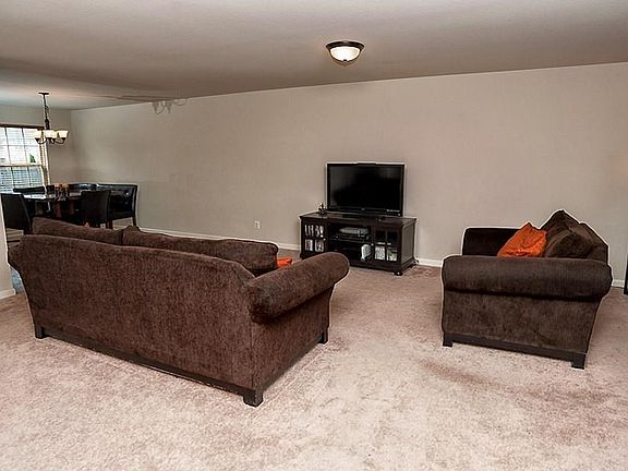 2nd image of 202 Laramie Cir NW