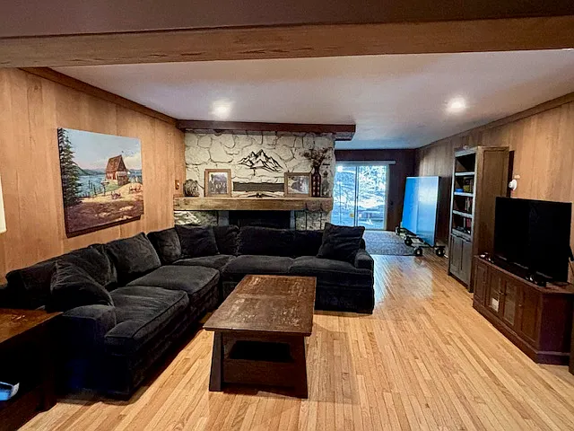 1710 Pine Ave — Photo 4