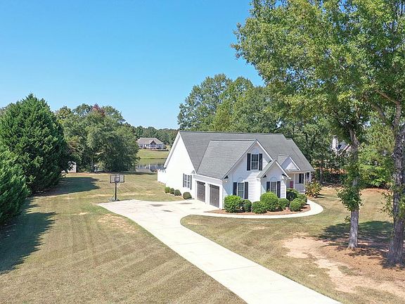2nd image of 106 Cornerstone Dr