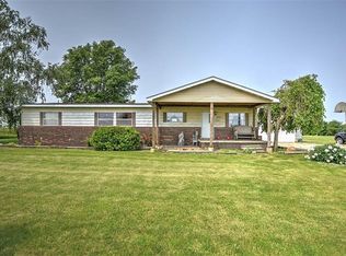 4901 N East County Line Rd, Oakley, IL 62501