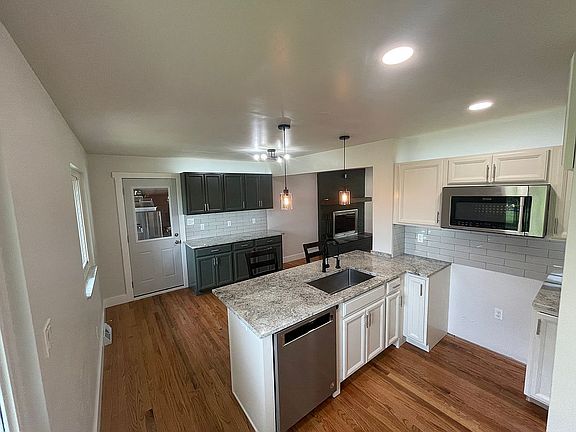 3rd image of 23251 Shepherd Ln
