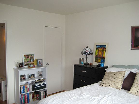 Bedroom side