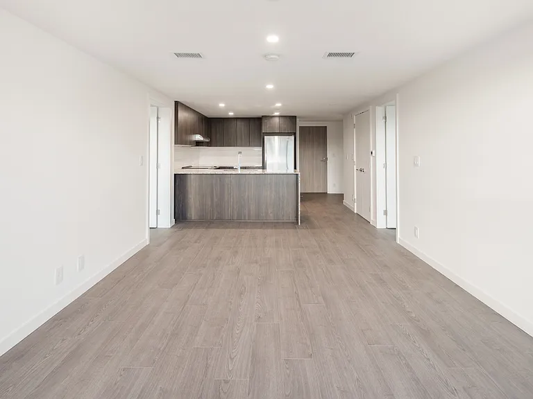 1060 Churchill Cres #312 — Photo 20
