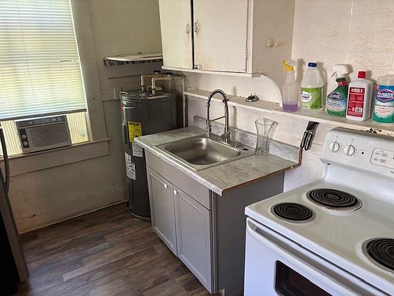 5th image of 149 Myrtle St #A
