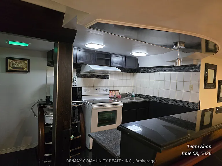 57 Valley Centre Dr — Photo 4