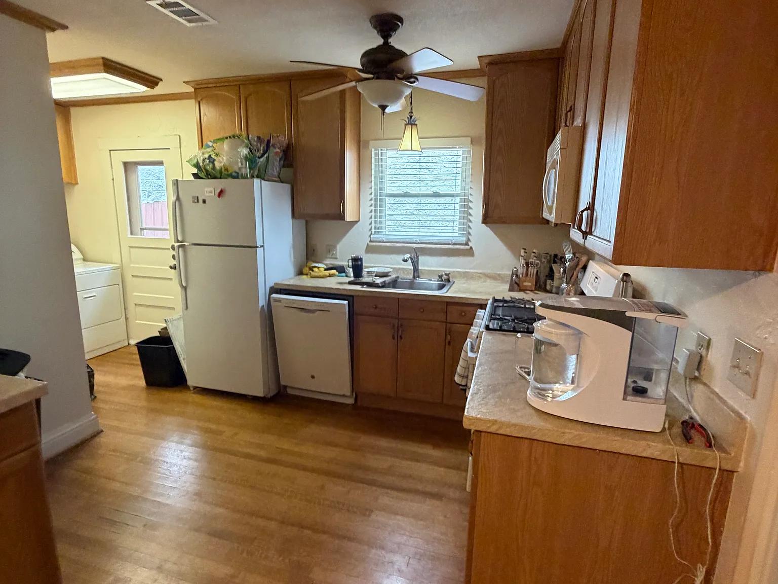 2 bed, 1349 sqft, $2,595 — Photo 3