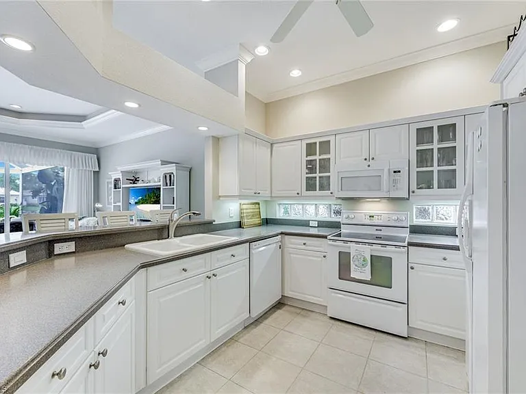 14734 Glen Eden Dr — Photo 11