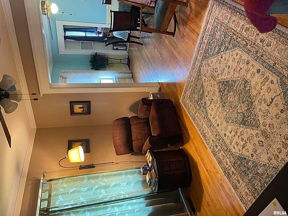 4th image of 2428 Tremont Ave