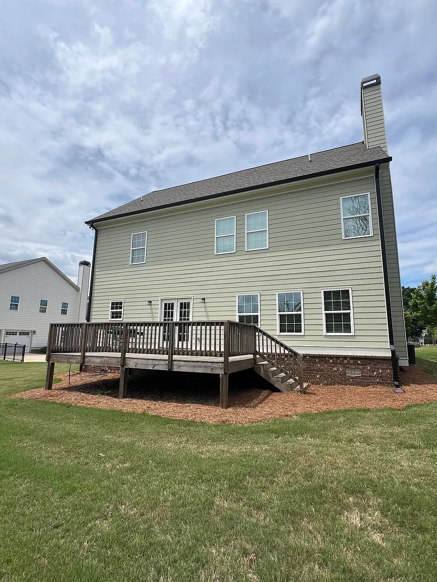 Building Photo - 1525 Willow Creek Dr