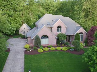 100 Trotwood Dr, Venetia, PA 15367