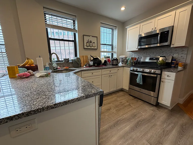 8 Westland Ave #2 — Photo 3