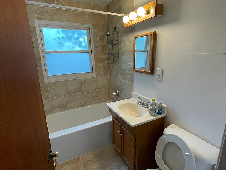 13691 Hendricks Ave — Photo 10