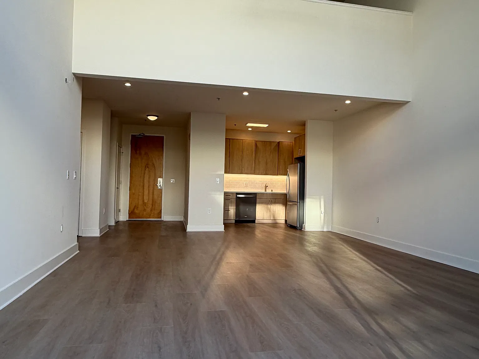 2 bed, 1397 sqft, $7,495 — Photo 2