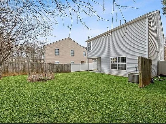 3rd image of 188 Ilex Dr