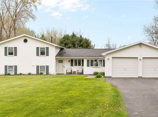 6935 Slocum Rd, Ontario, NY 14519