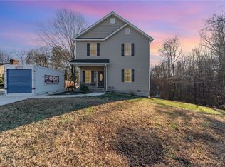 201 Hendrix Dr, Kernersville, NC 27284