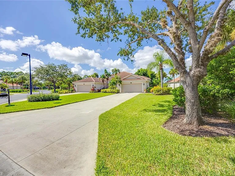 8482 Bent Creek Way — Photo 3