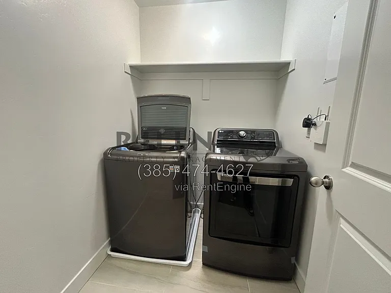 352 E 1850 N #13 — Photo 11