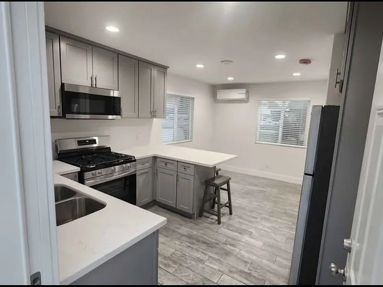 4031 S F St #2 — Photo 1