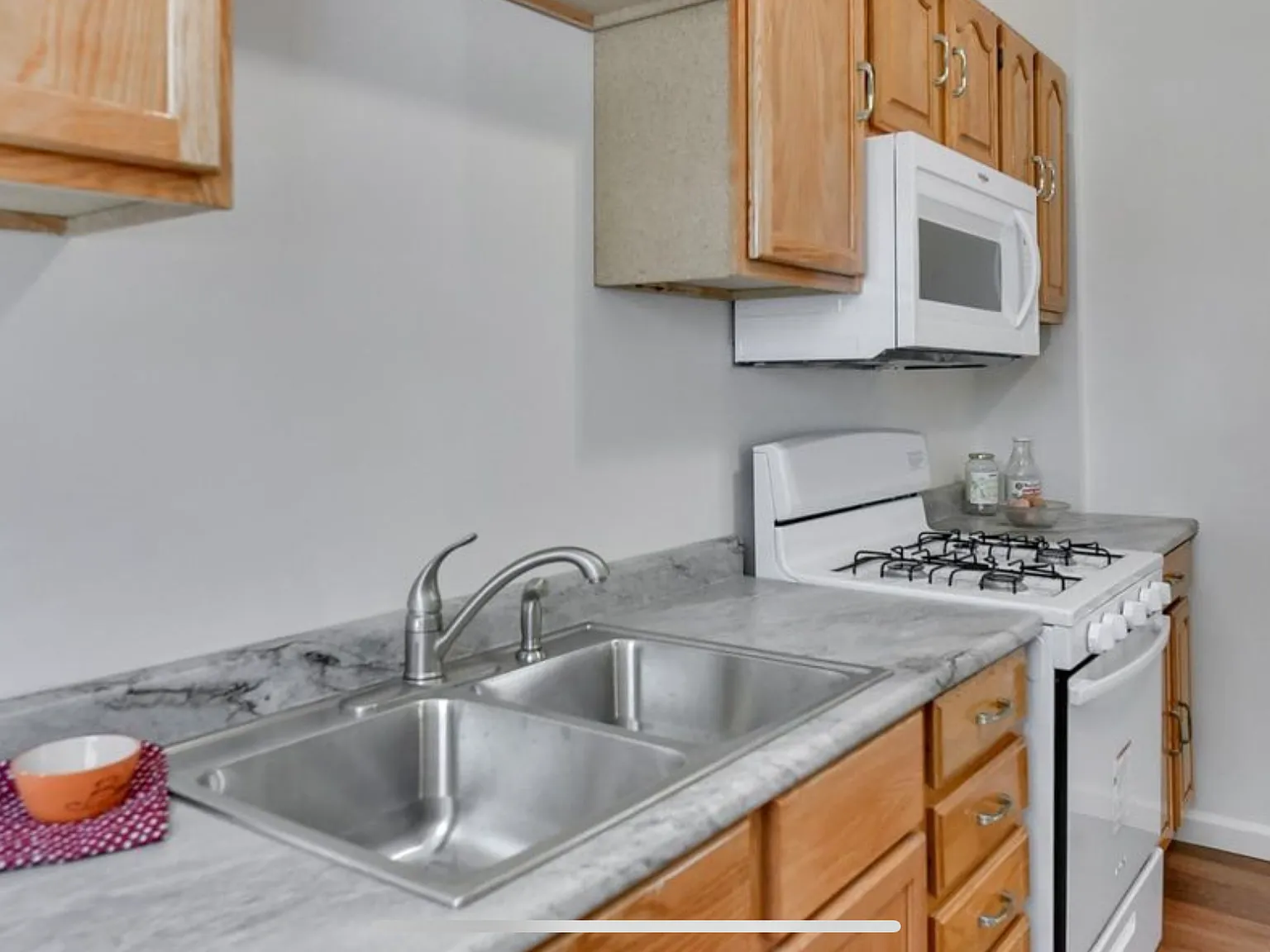 2 bed, 800 sqft, $1,175 — Photo 3