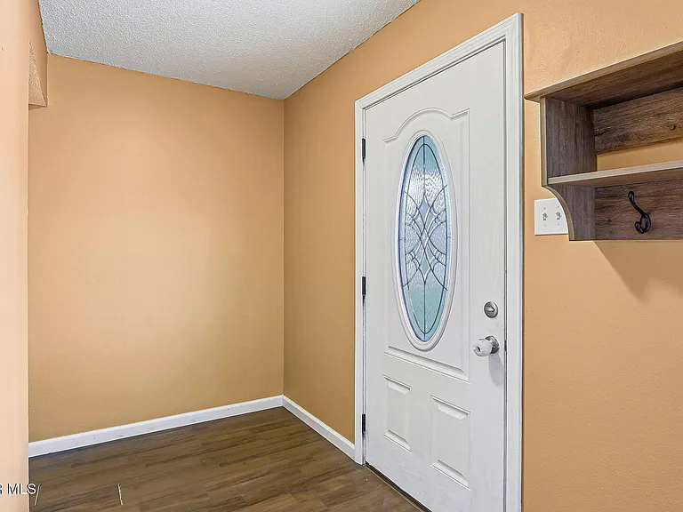 3020 Wedgewood Dr — Photo 6