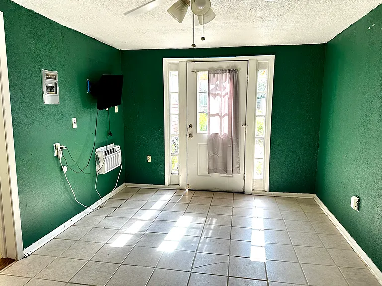 1150 Park Blvd #B — Photo 9