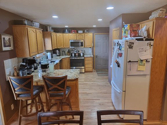 5th image of 1710 Pheasant St