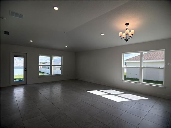 5th image of 4484 NE 31st Pl