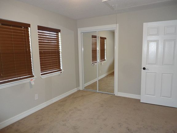 4th image of 185 Luther Cir