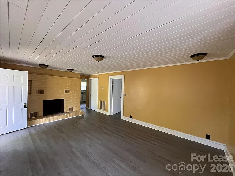 7077 Long Island Rd — Photo 14