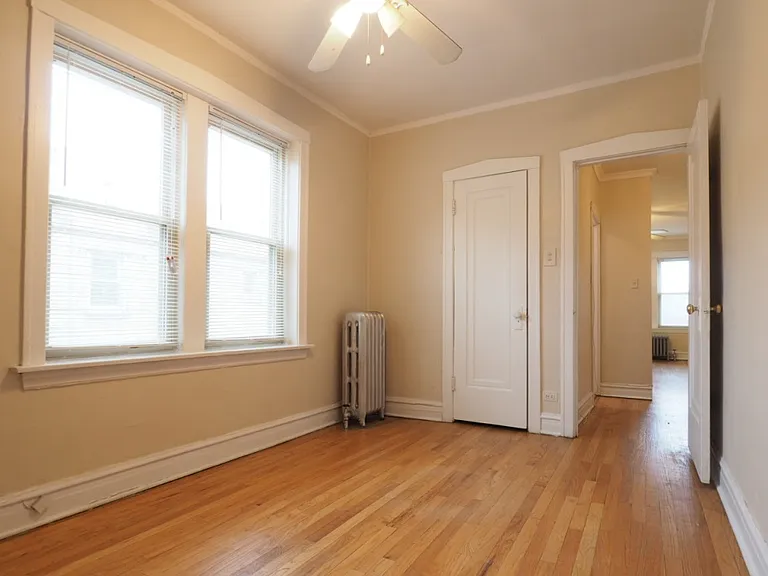 2948 W Belle Plaine Ave #1 — Photo 8