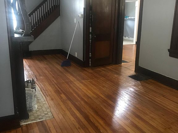 3rd image of 167 N Ardmore Ave