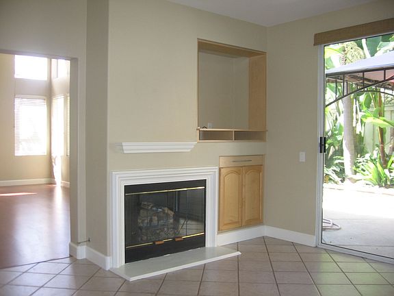 Family Rm Facing Living