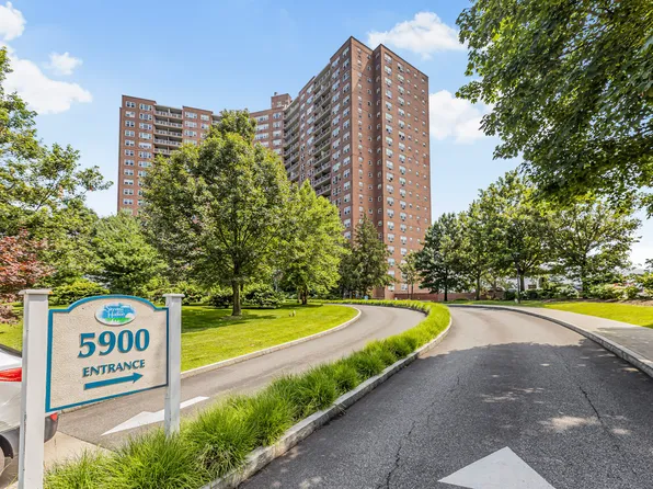 5900 Arlington Avenue image 13 of 20