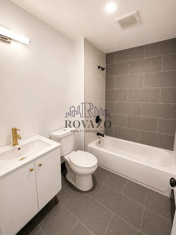 2 bed, 600 sqft, $1,995 — Photo 2