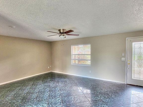 4th image of 2472 Fernside Rd