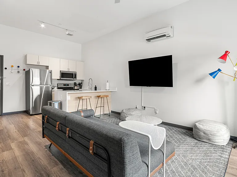 Exhibit A2 Apartments — Photo 9