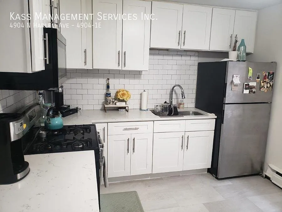 Gorgeous Updated 2 bed - SS Appliances - Modern Bath - Pets Allowed - 4904 N Harlem Ave - AF904-1... — Photo 1