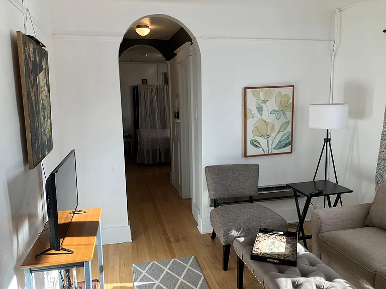 3-856 E Carter St — Photo 5