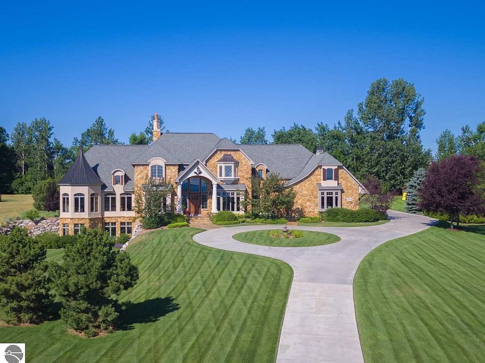 7799 Underwood Rdg, Traverse City, MI 49686 Zillow