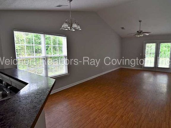 4th image of 1839 Horseshoe Dr