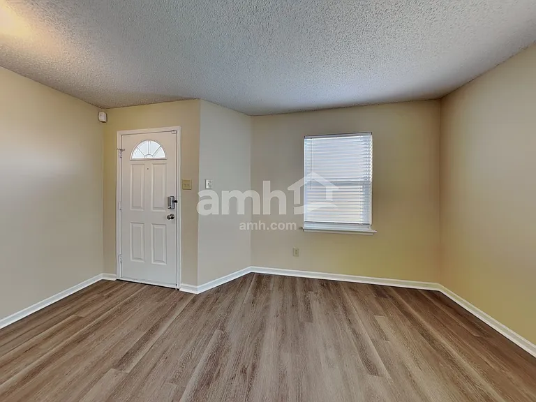 1939 Dutch Elm Dr — Photo 8