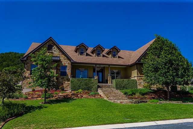 1st image of 150 Stoneledge Dr