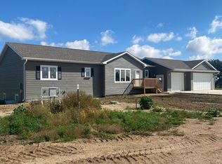 10 Pelican Point Dr, Garvin, MN 56132