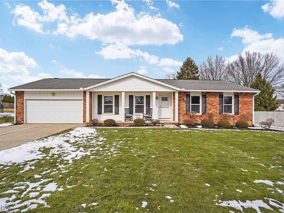 1st image of 813 Beechwood Dr